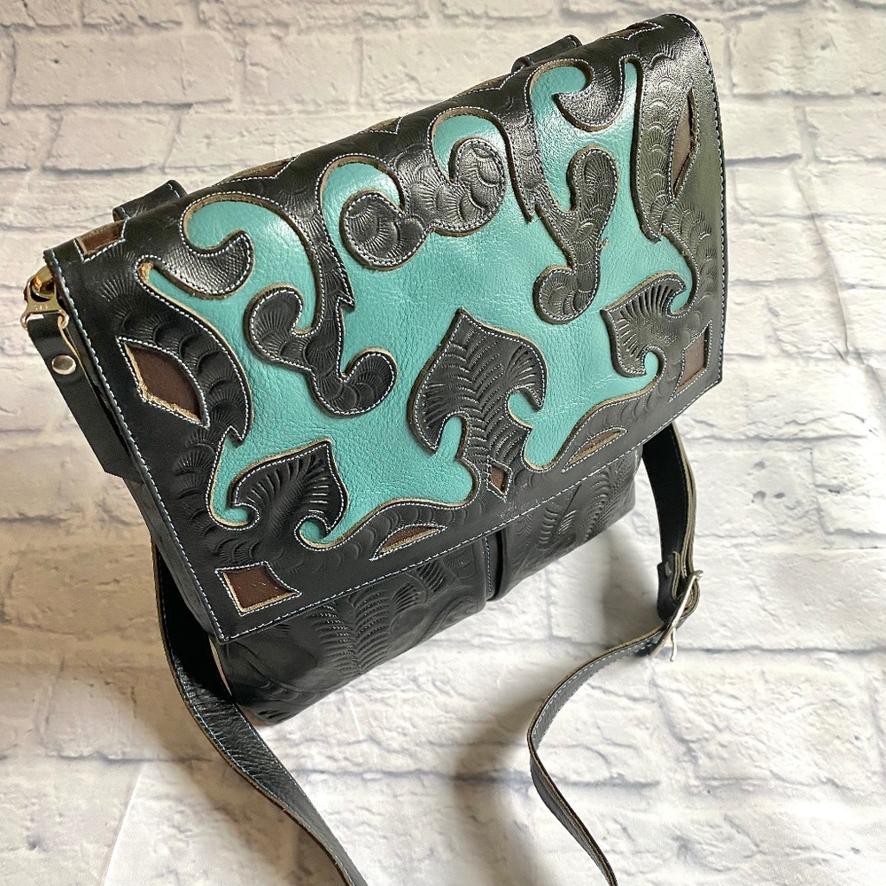 STUNNING HANDMADE TOOLED LEATHER BAG - NWOT - Picture 3 of 8